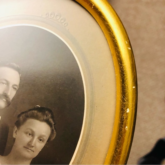 Antique Vintage Gold gilded Oval Picture Frame with Couple Portrait 7.5" x 5.5" - Picture 6 of 7